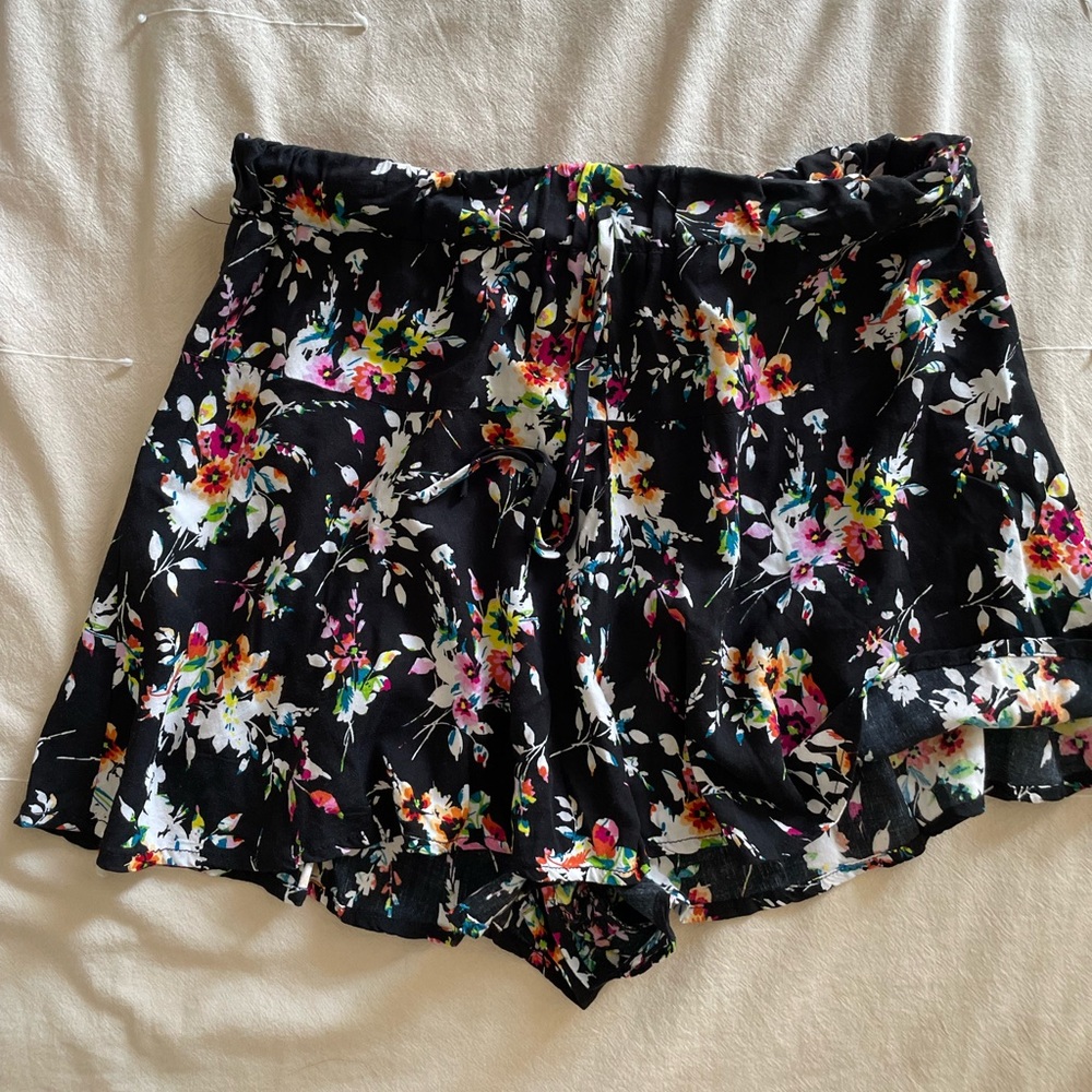 Floral flowy elastic waist short